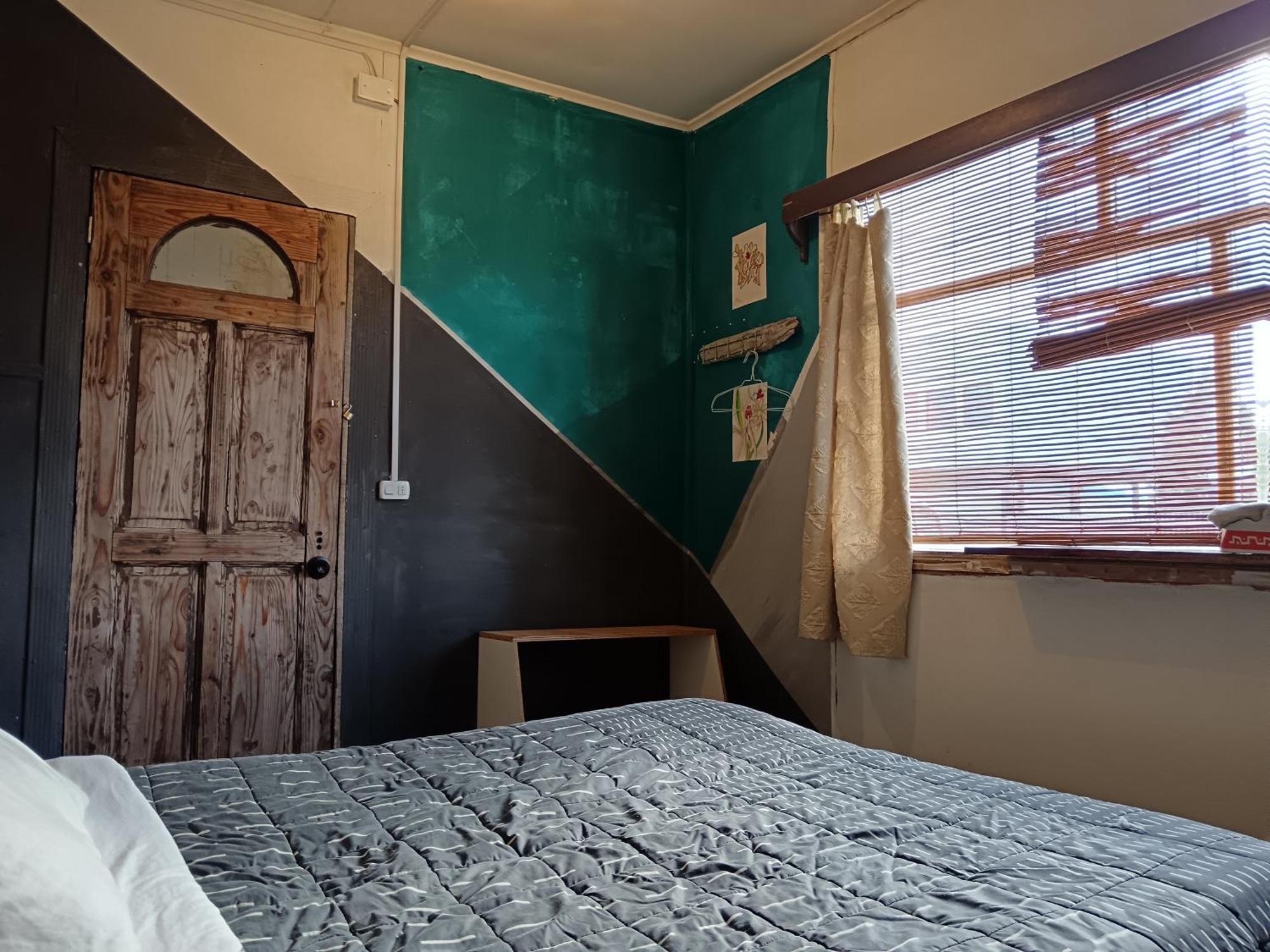 Upcycling Hostel Пуэрто-Наталес Номер фото