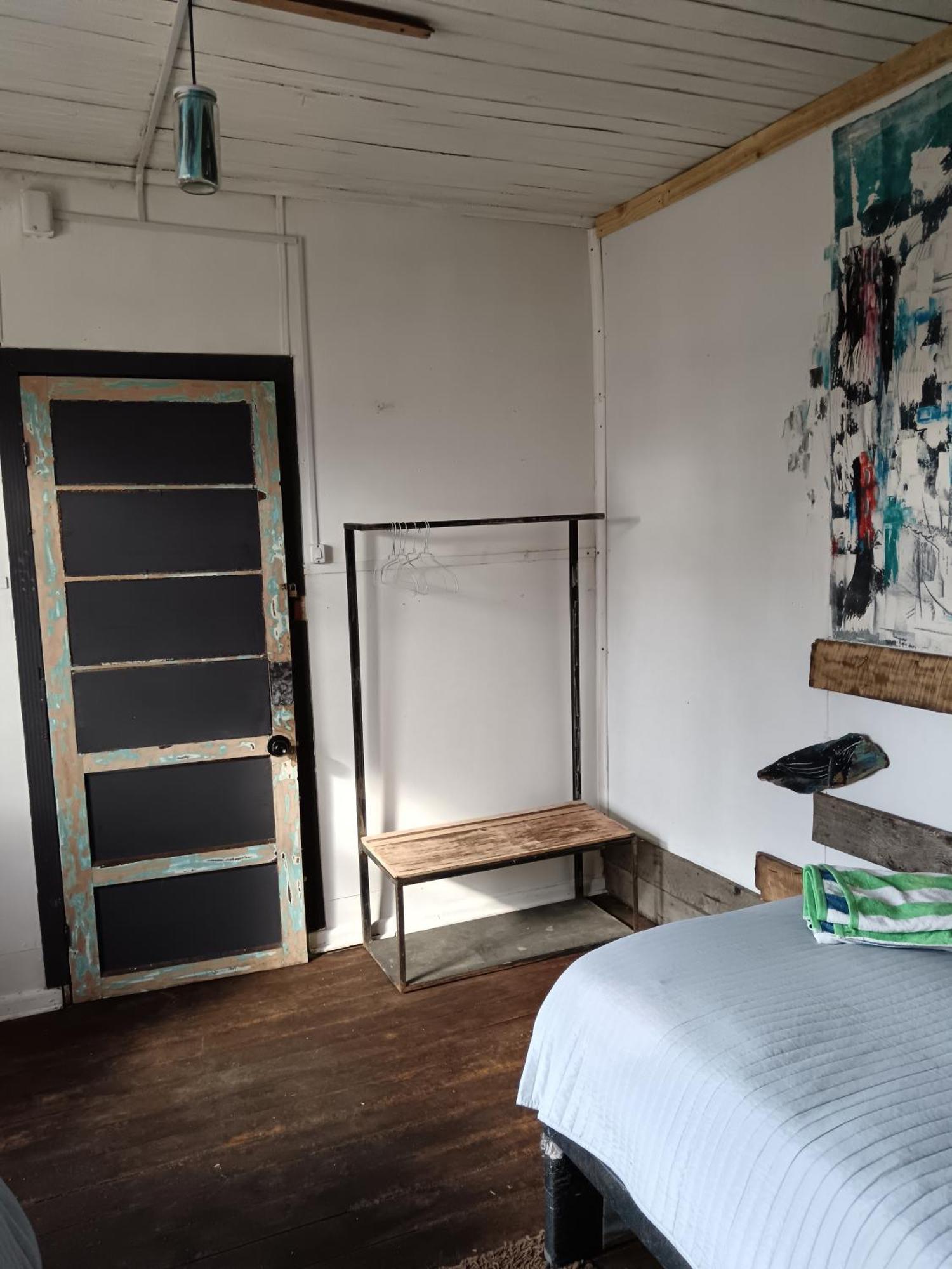 Upcycling Hostel Пуэрто-Наталес Экстерьер фото